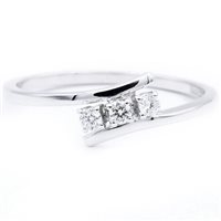 Anello trilogy da donna in oro bianco 18 kt con diamanti naturali per un totale di 0.08 carati – Eleganza firmata Idee Preziose dal 1987 - IP.AK18B/38D